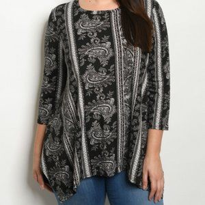 New Junior's Cute Boutique Black/white paisley top